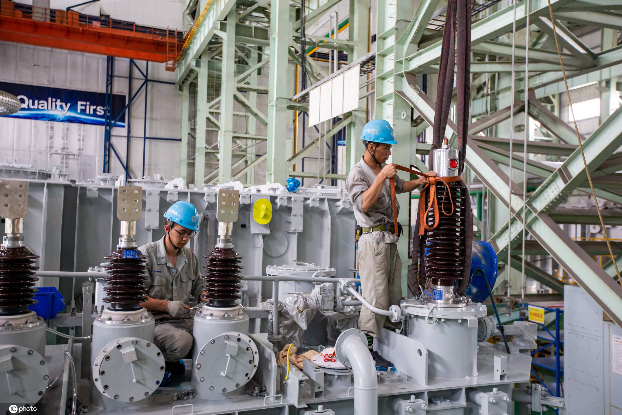 电力战场无声较量，中国变压器出口暴增138%，全球电网依赖中国芯